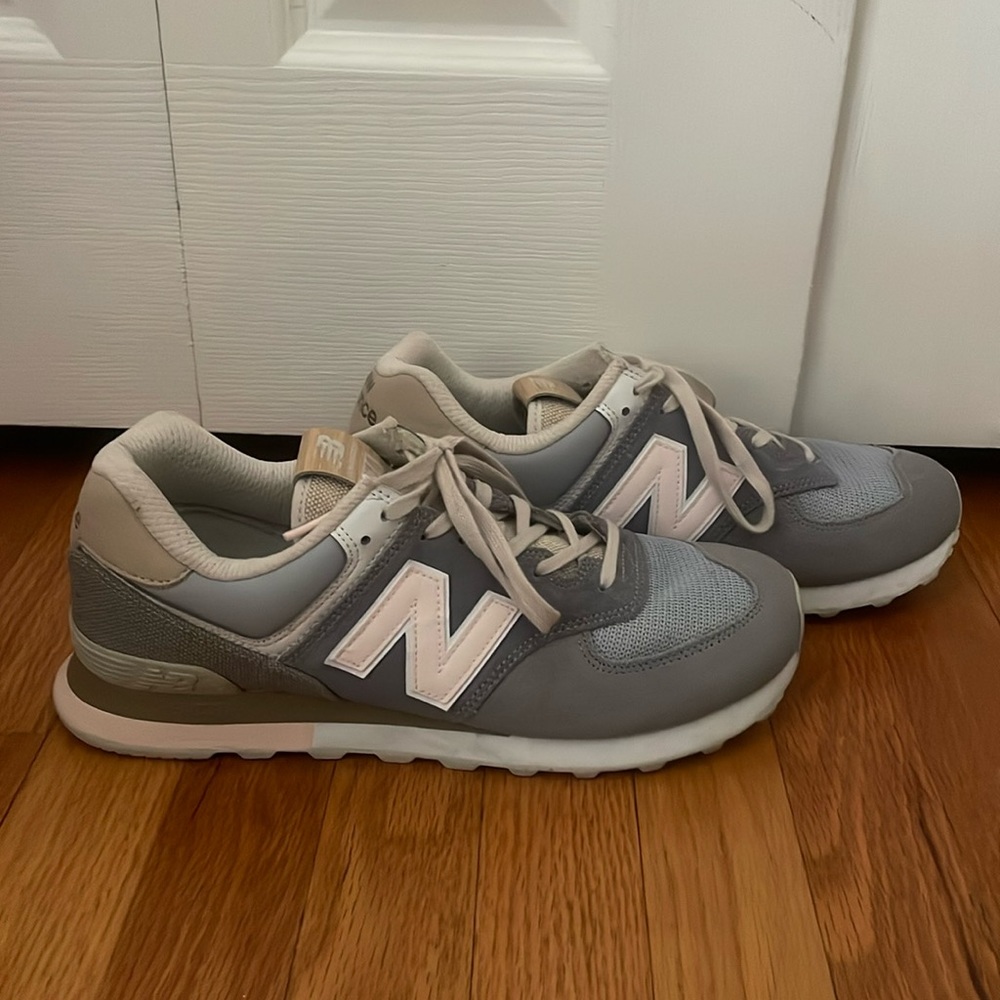 New Balance 574 sneakers, Gray/Pink, men’s size 10.5